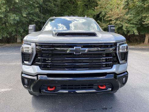 Used 2025 Chevrolet Silverado 2500 LTZ w/ LTZ Plus Package AWD/4WD image 3
