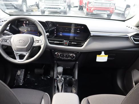 New 2026 Chevrolet TrailBlazer LT w/ Convenience Package FWD image 19