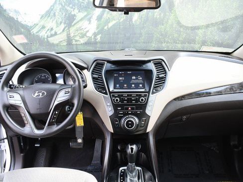 Used 2017 Hyundai Santa Fe Sport image 18