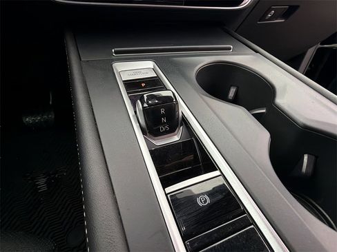 Used 2024 Volkswagen Atlas SE image 9