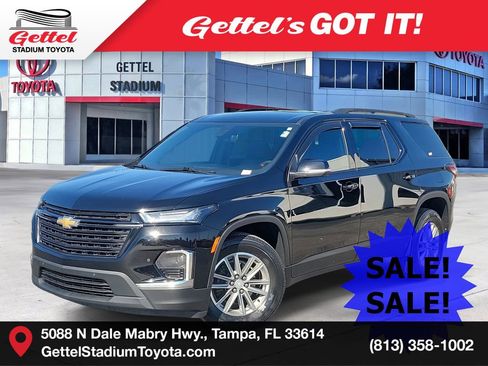 Used 2023 Chevrolet Traverse LT image 1