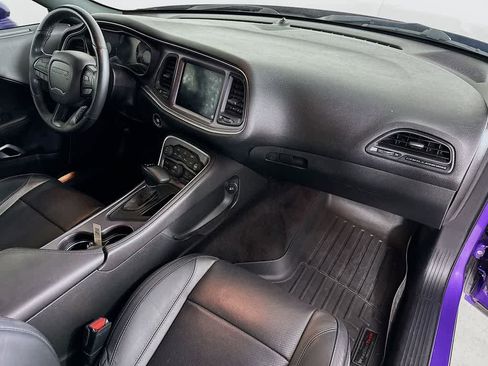 Used 2018 Dodge Challenger GT w/ Driver Convenience Group image 32