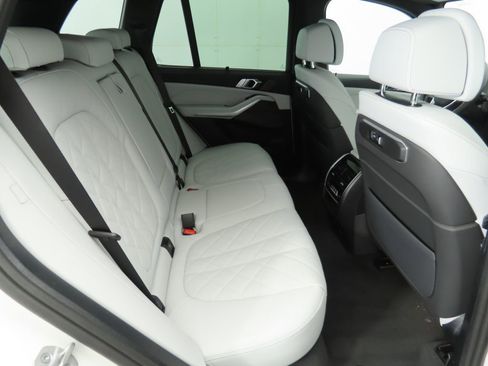 New 2026 BMW X5 sDrive40i image 22