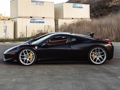 Used 2010 Ferrari 458 Italia Coupe RWD image 2