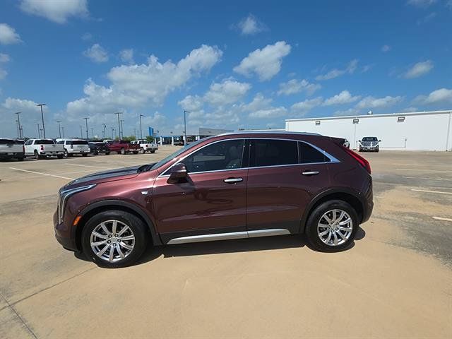 Used 2023 Cadillac XT4 Premium Luxury w/ Technology Package FWD image 3