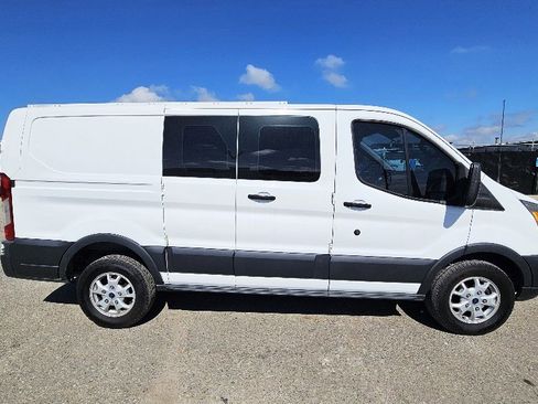 Used 2015 Ford Transit 250 image 5