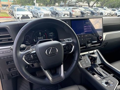 Used 2025 Lexus GX 550 AWD/4WD image 13