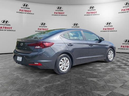 Used 2020 Hyundai Elantra SE w/ Cargo Package (C1) FWD image 3