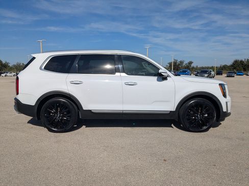 Certified 2021 Kia Telluride SX w/ Towing Package image 4