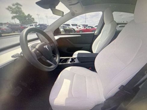 Used 2024 Tesla Model Y Long Range AWD/4WD image 7