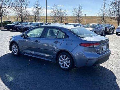 Used 2023 Toyota Corolla LE image 6