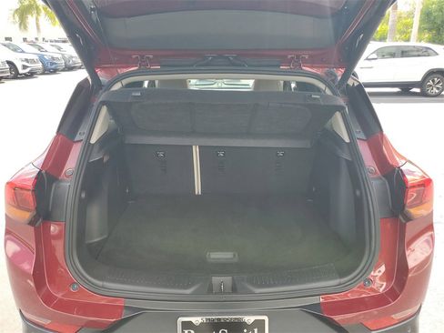 Used 2020 Buick Encore GX Essence w/ Advanced Technology Package image 7