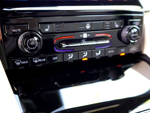 New 2025 Jeep Grand Cherokee Limited image 13