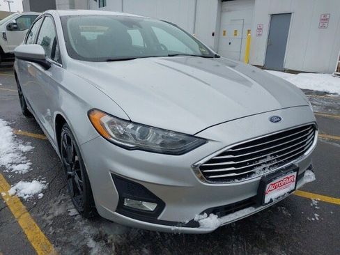 Certified 2019 Ford Fusion SE w/ Equipment Group 151A image 2