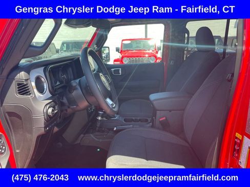 Certified 2025 Jeep Wrangler Unlimited Sahara AWD/4WD image 38