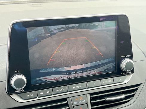Used 2022 Nissan Altima 2.5 SV FWD image 13