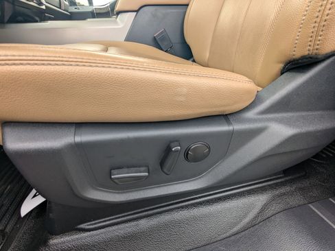 Used 2022 Ford F350 Lariat image 20