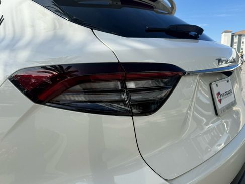 Certified 2022 Maserati Levante Modena image 15