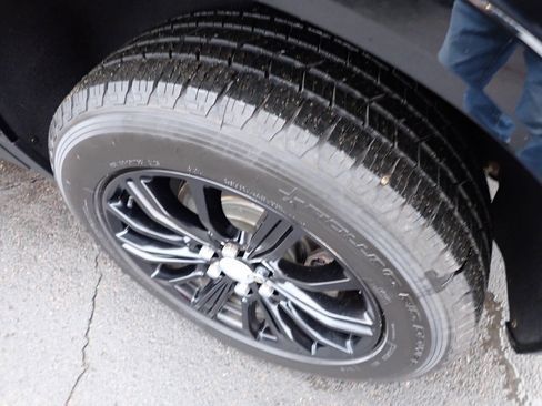 Used 2017 Cadillac XT5 Luxury image 12