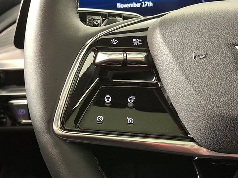 Used 2025 Cadillac Lyriq Sport image 23