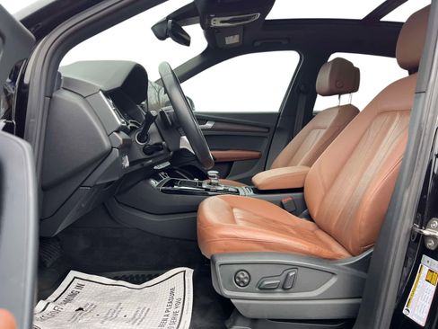 Used 2021 Audi Q5 Premium w/ Convenience Package image 10