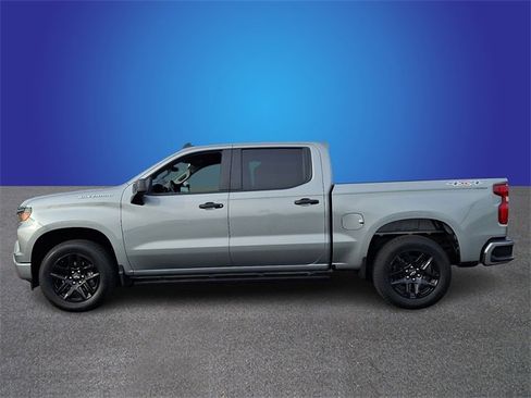 Used 2025 Chevrolet Silverado 1500 Custom image 7