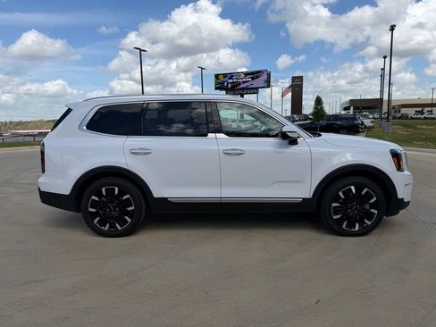 Used 2024 Kia Telluride SX w/ Towing Package image 6