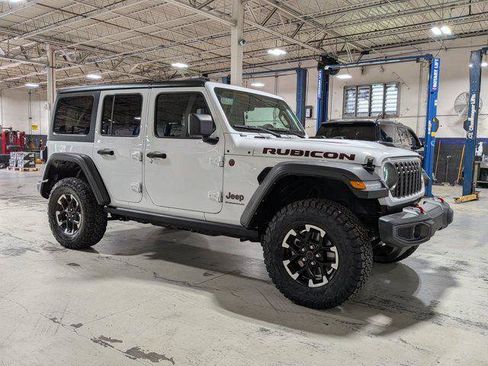 Certified 2025 Jeep Wrangler Unlimited Rubicon AWD/4WD image 2