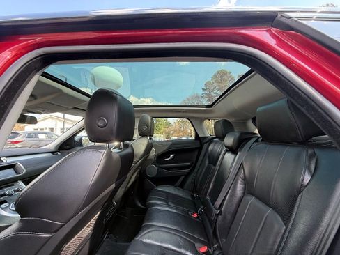 Used 2017 Land Rover Range Rover Evoque SE Premium image 32