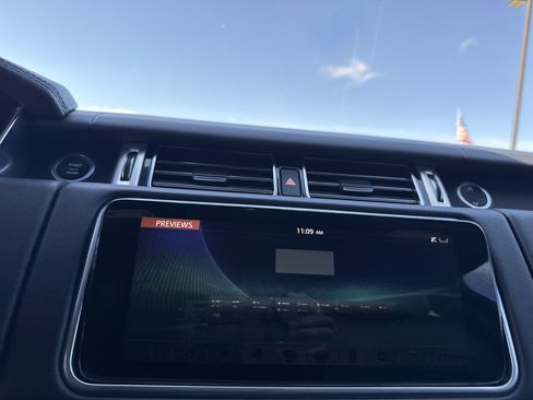 Used 2021 Land Rover Range Rover image 24