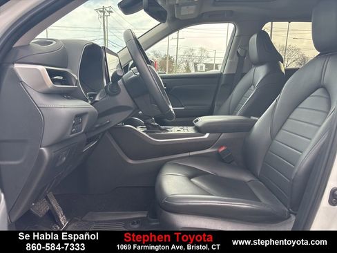 Used 2024 Toyota Highlander XLE image 15