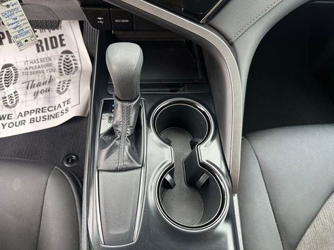Used 2019 Toyota Camry LE image 14