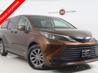 Used 2021 Toyota Sienna LE