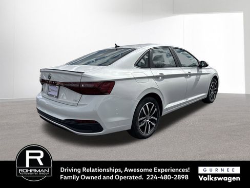 New 2026 Volkswagen Jetta SE FWD image 9