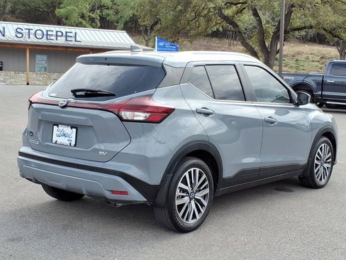Used 2024 Nissan Kicks SV image 8