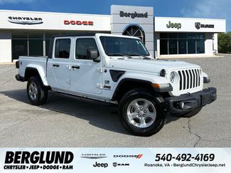 Used 2021 Jeep Gladiator Sport AWD/4WD video 1