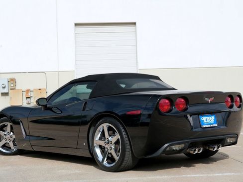 Used 2007 Chevrolet Corvette Convertible w/ Preferred Equipment Group RWD image 4