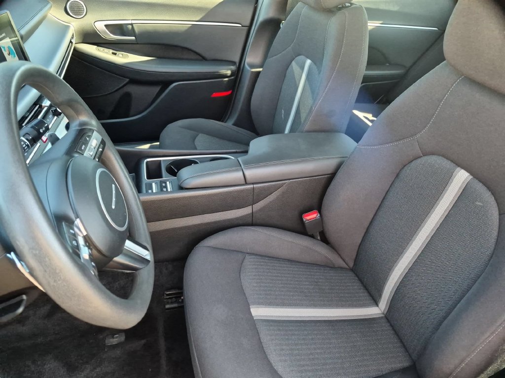 Used 2025 Hyundai Sonata SEL FWD image 25