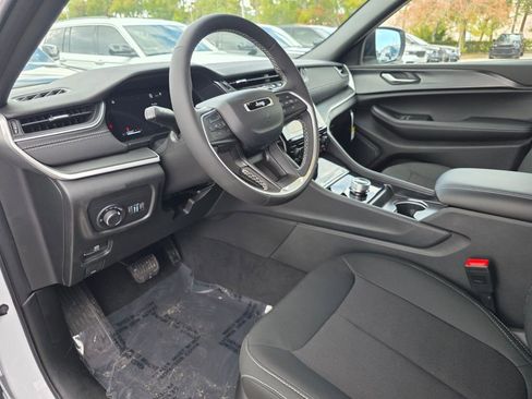 New 2026 Jeep Grand Cherokee Laredo RWD image 13