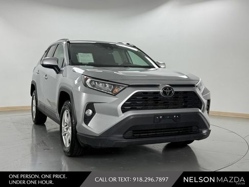 Used 2021 Toyota RAV4 XLE AWD/4WD image 4