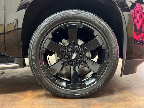 Used 2018 Cadillac Escalade ESV Luxury image 10