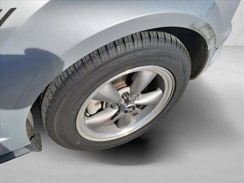 Used 2007 Ford Mustang Deluxe image 10