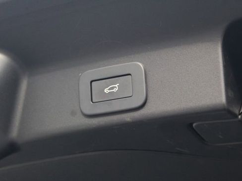 Used 2025 Jaguar F-PACE R-Dynamic S image 13