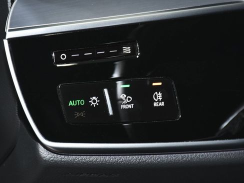 Used 2023 Audi S8 image 28