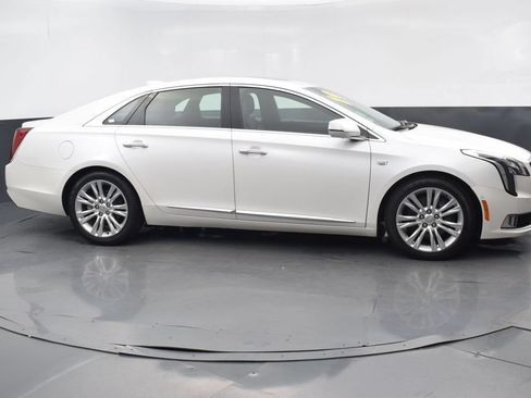 Used 2019 Cadillac XTS Luxury w/ Driver Awareness Package FWD image 7