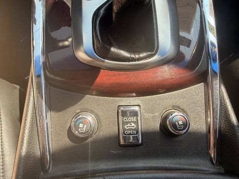 Used 2011 INFINITI G37 Convertible w/ Premium Pkg RWD image 22