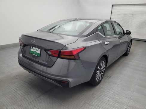 Used 2025 Nissan Altima 2.5 SV FWD image 9