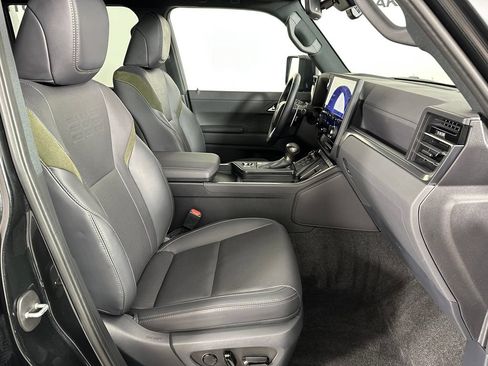 Used 2024 Lexus GX 550 AWD/4WD image 21