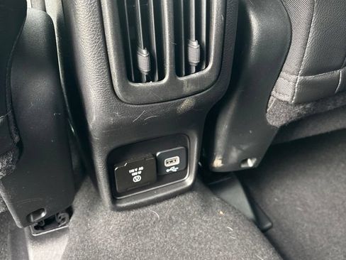 Used 2020 Jeep Compass Limited AWD/4WD image 18