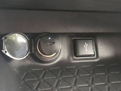 Used 2021 Toyota RAV4 XLE w/ Convenience Package AWD/4WD image 21